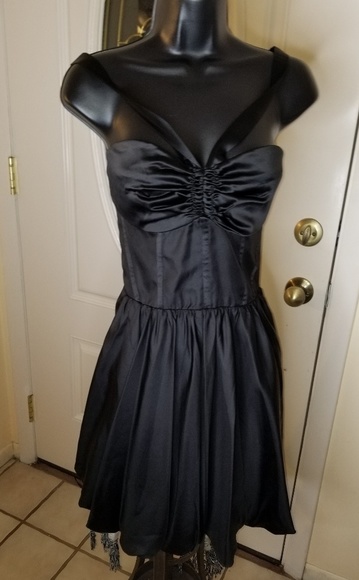 bebe dress SILKY FIGURE FLATTERING like new  authentic designer - Picture 4 of 4